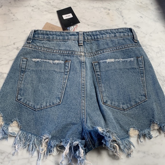 Signature8 denim blue jean shorts size small high rise. High waisted. 26 waist.2 - Picture 3 of 4